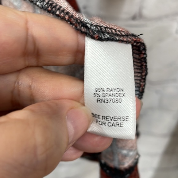 Cato brown design 14/16W stretchy top - Picture 4 of 6